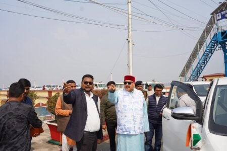 सतपाल महाराज ने बनबसा में ₹500 करोड़ की आधुनिक लैंड पोर्ट परियोजना का निरीक्षण किया, अप्रैल 2027 तक पूर्ण करने के निर्देश