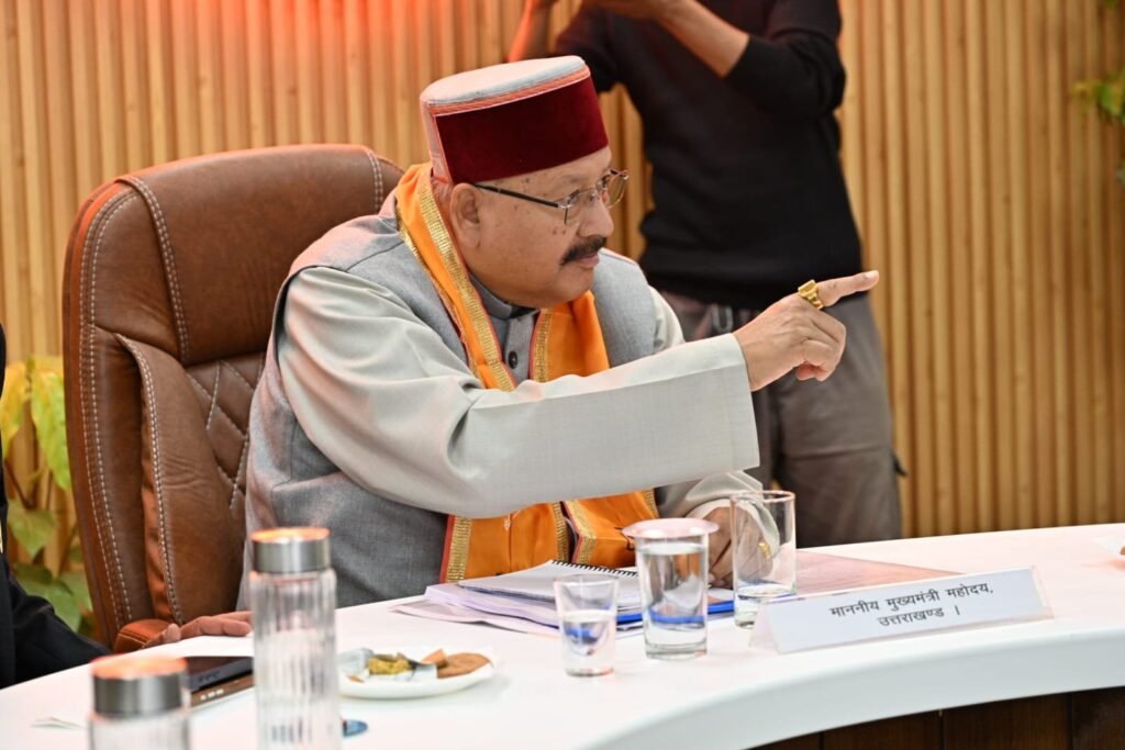 गड्ढा मुक्त सड़कों के लिए पैचवर्क में लापरवाही बर्दाश्त नहीं: सतपाल महाराज