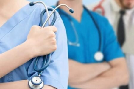 सरकारी अस्पतालों से गायब डॉक्टरों पर कार्रवाई, 70 को नोटिस