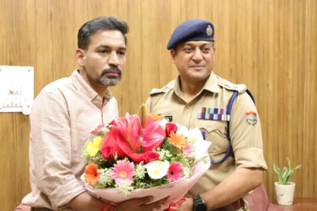 SSP दून ने नव नियुक्त जिलाधिकारी देहरादून से की शिष्टाचार भेंट