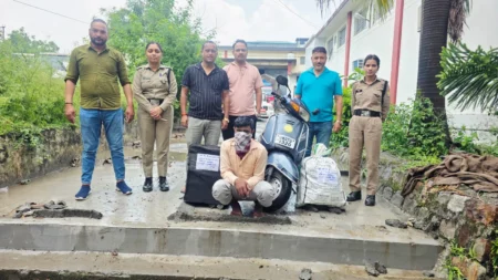 आबकारी विभाग की बड़ी कार्रवाई: देहरादून में 192 पव्वे अवैध विदेशी शराब और 72 केन बीयर बरामद