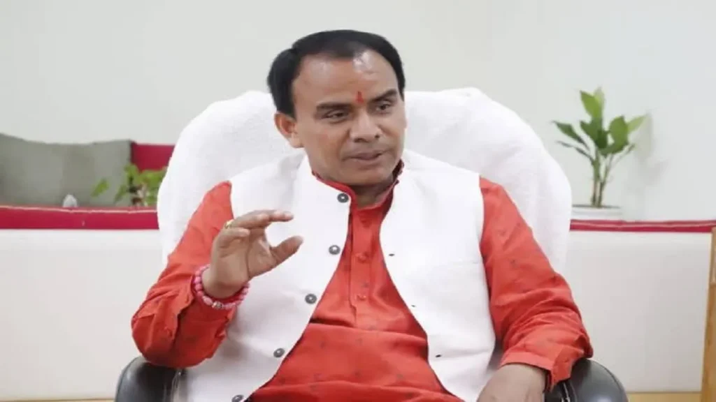 उत्तराखंड में शिक्षा व्यवस्था में बड़ा बदलाव: स्कूलों में 220 और विश्वविद्यालयों में 180 दिन कक्षाएं होंगी अनिवार्य