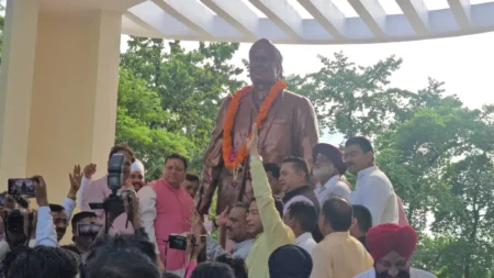 मुख्यमंत्री श्री पुष्कर सिंह धामी ने शहीद ऊधम सिंह की प्रतिमा का किया अनावरण, पार्किंग एवं आधारभूत विकास परियोजनाओं की दी सौगात
