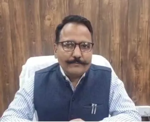 हल्द्वानी: गोला पुल पर आत्महत्या रोकने के लिए लगेगा सुरक्षा जाल, डीएम ने बाढ़ सुरक्षा कार्य जल्द पूरा करने के दिए निर्देश