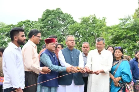 कैबिनेट मंत्री गणेश जोशी ने डीएवी (पीजी) कॉलेज में 100 फीट ऊंचे राष्ट्रीय ध्वज का किया लोकार्पण