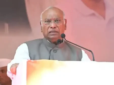 हल्द्वानी में खड़गे की हुंकार: ‘उत्तराखंड से शुरू होगा सत्ता परिवर्तन’, भाजपा पर जमकर बरसे