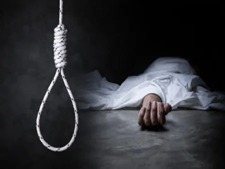 बागेश्वर: आंगनबाड़ी कार्यकर्ता और BLO की संदिग्ध मौत, पेड़ से लटका मिला शव
