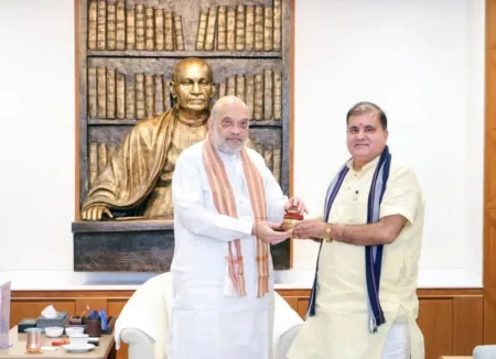 भाजपा प्रदेश अध्यक्ष भट्ट ने गृहमंत्री अमित शाह से की शिष्टाचार भेंट, सुपुत्र के विवाह का दिया निमंत्रण!