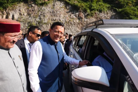 मुख्यमंत्री ने रुद्रप्रयाग में पुल-सुरंग परियोजना एवं संगम लाइब्रेरी का किया अवलोकन