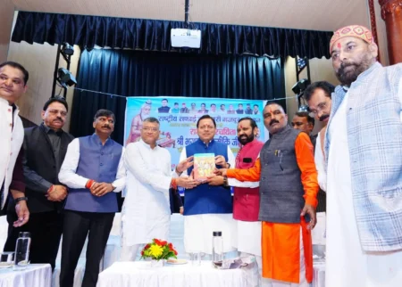 मुख्यमंत्री ने देहरादून में महर्षि बाल्मिकी प्रकटोत्सव के अवसर पर आयोजित शोभा यात्रा में किया प्रतिभाग